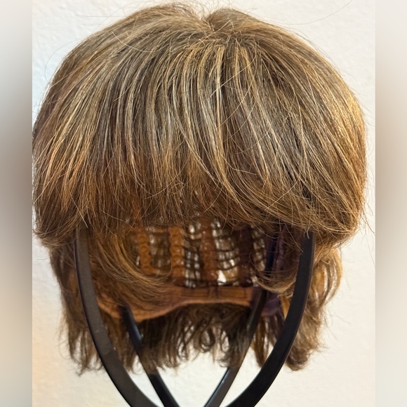 ROXY WIG, TONY OF BEVERLY, COLOR KAHLUA. Layered short Roxy. Highlights. In Box! - Picture 4 of 14